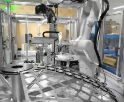 Carga automática y descarga de recubrimiento de lentes: liderando la innovación en el campo de la fabricación óptica