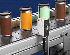 Cuando los fondos brillantes se encuentran con entornos hostiles, ¿cómo logra este interruptor fotoeléctrico una detección precisa?